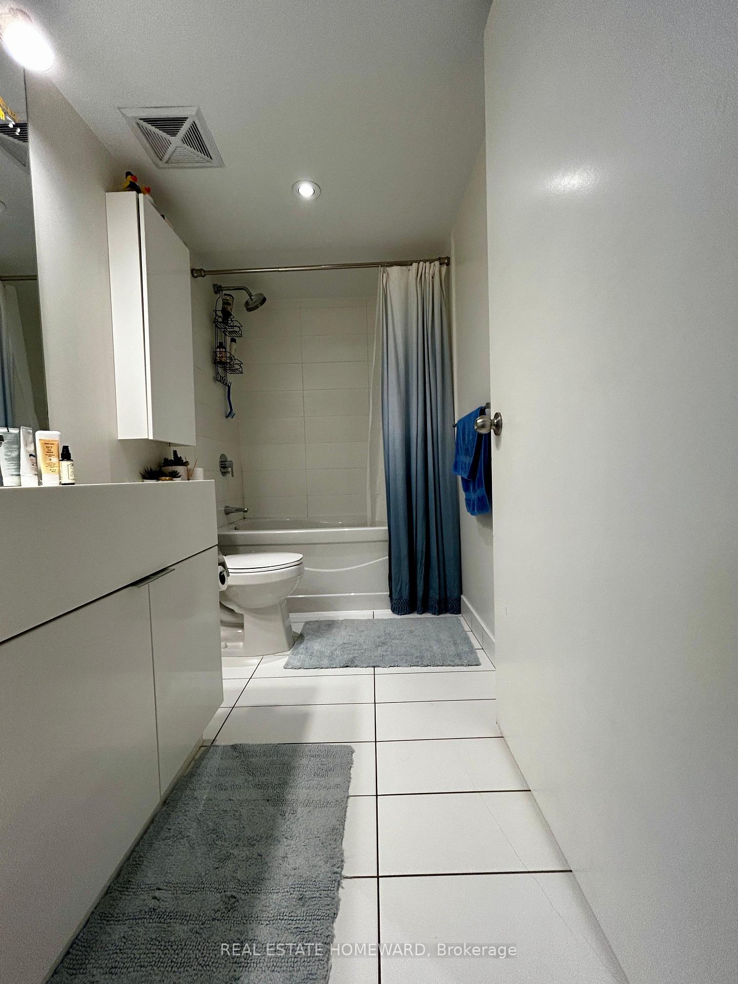 Photo 11 of Unit 331, 15 Iceboat Terrace, Toronto, Waterfront Communities — HOMEH