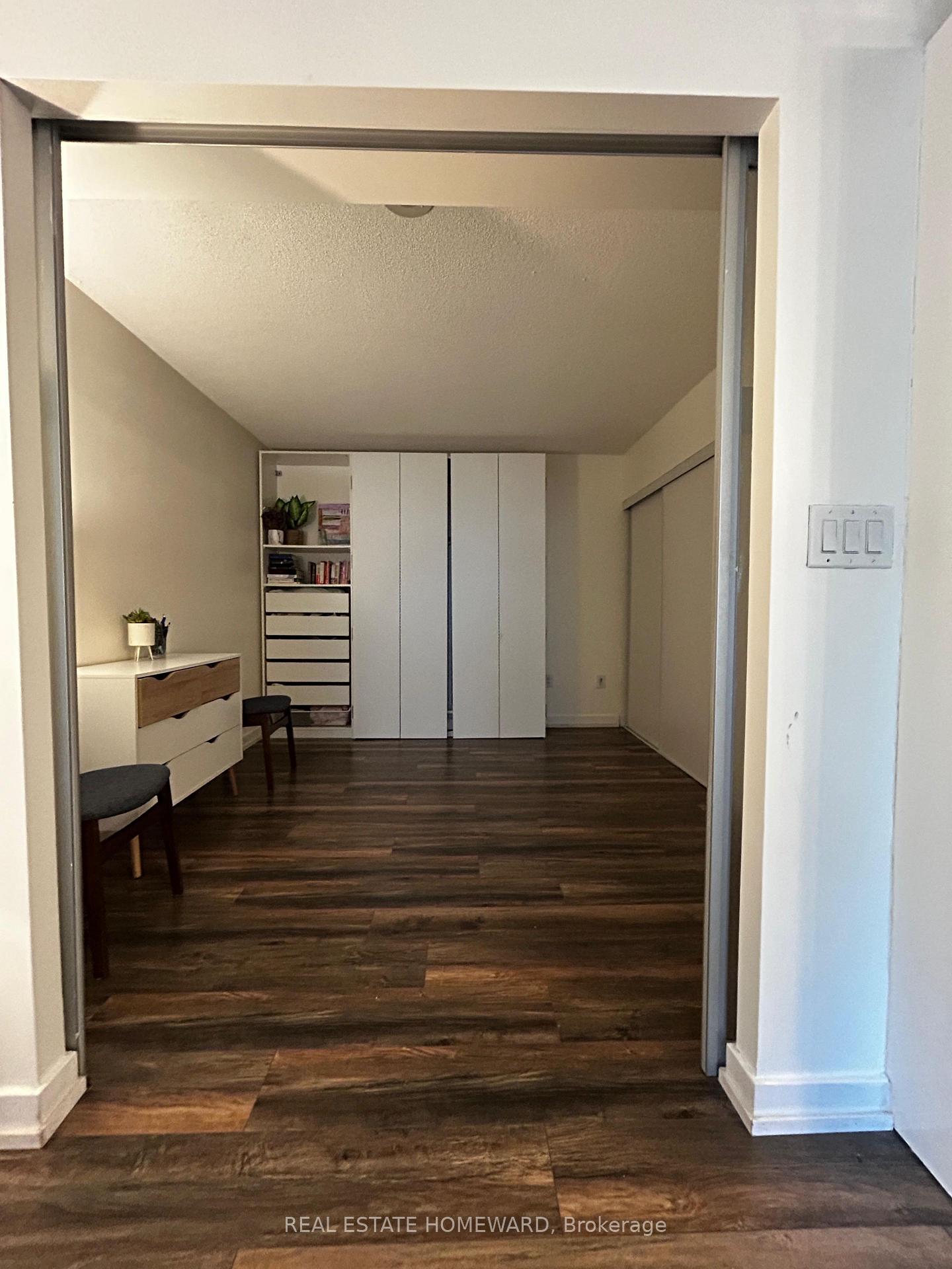 Photo 13 of Unit 331, 15 Iceboat Terrace, Toronto, Waterfront Communities — HOMEH