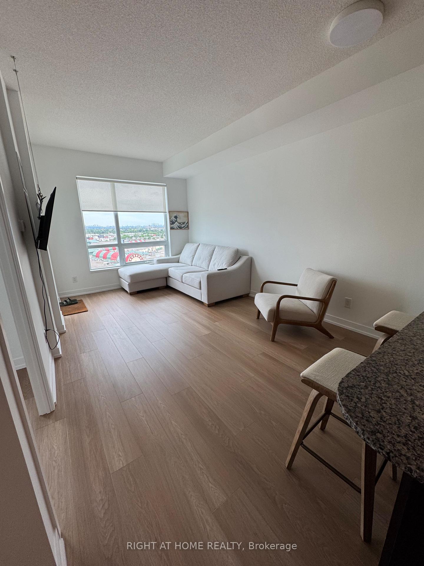 Photo 3 of Unit 1110, 840 Queens Plate Drive, Etobicoke, West Humber-Clairville — HOMEH