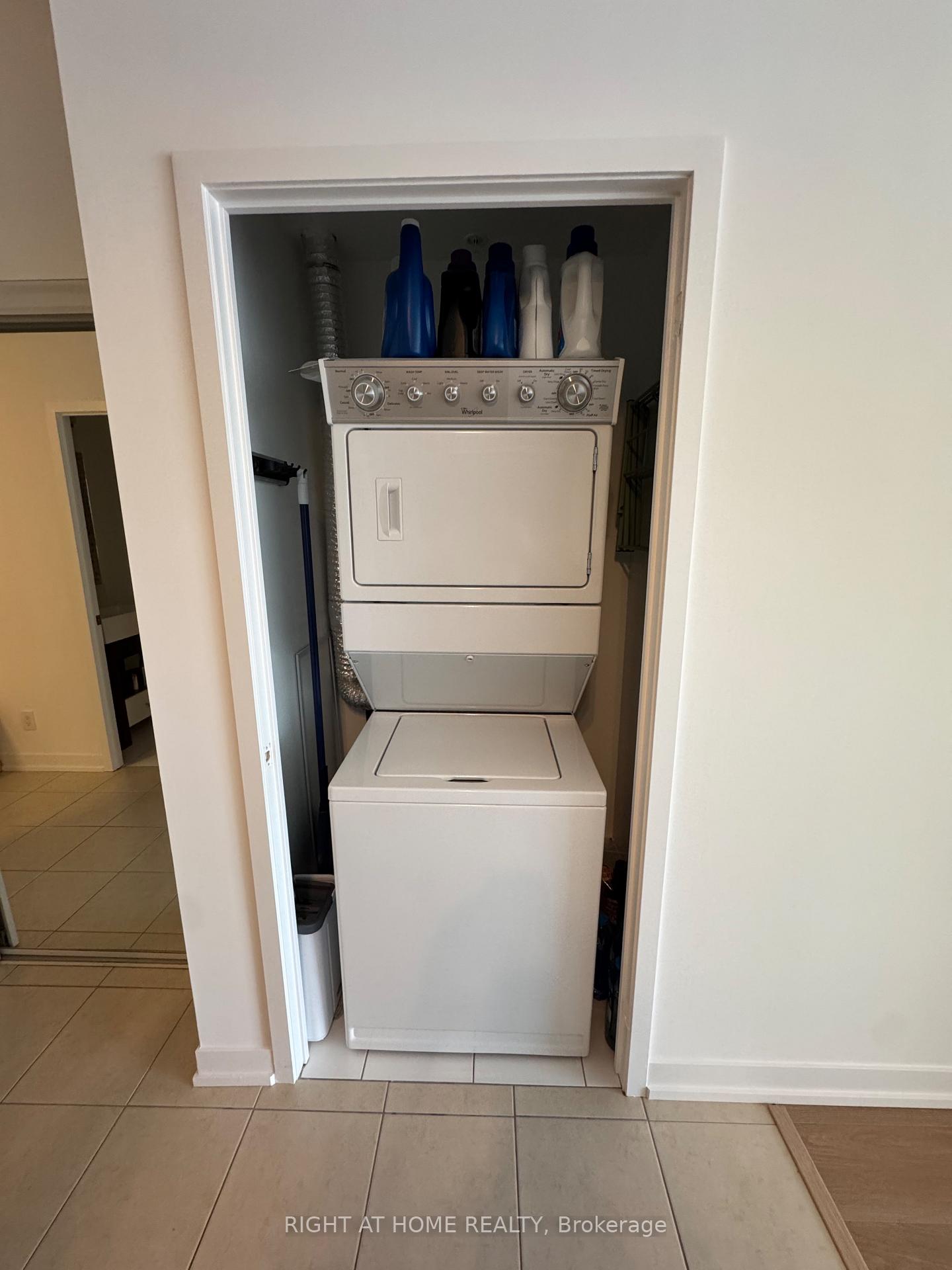 Photo 5 of Unit 1110, 840 Queens Plate Drive, Etobicoke, West Humber-Clairville — HOMEH