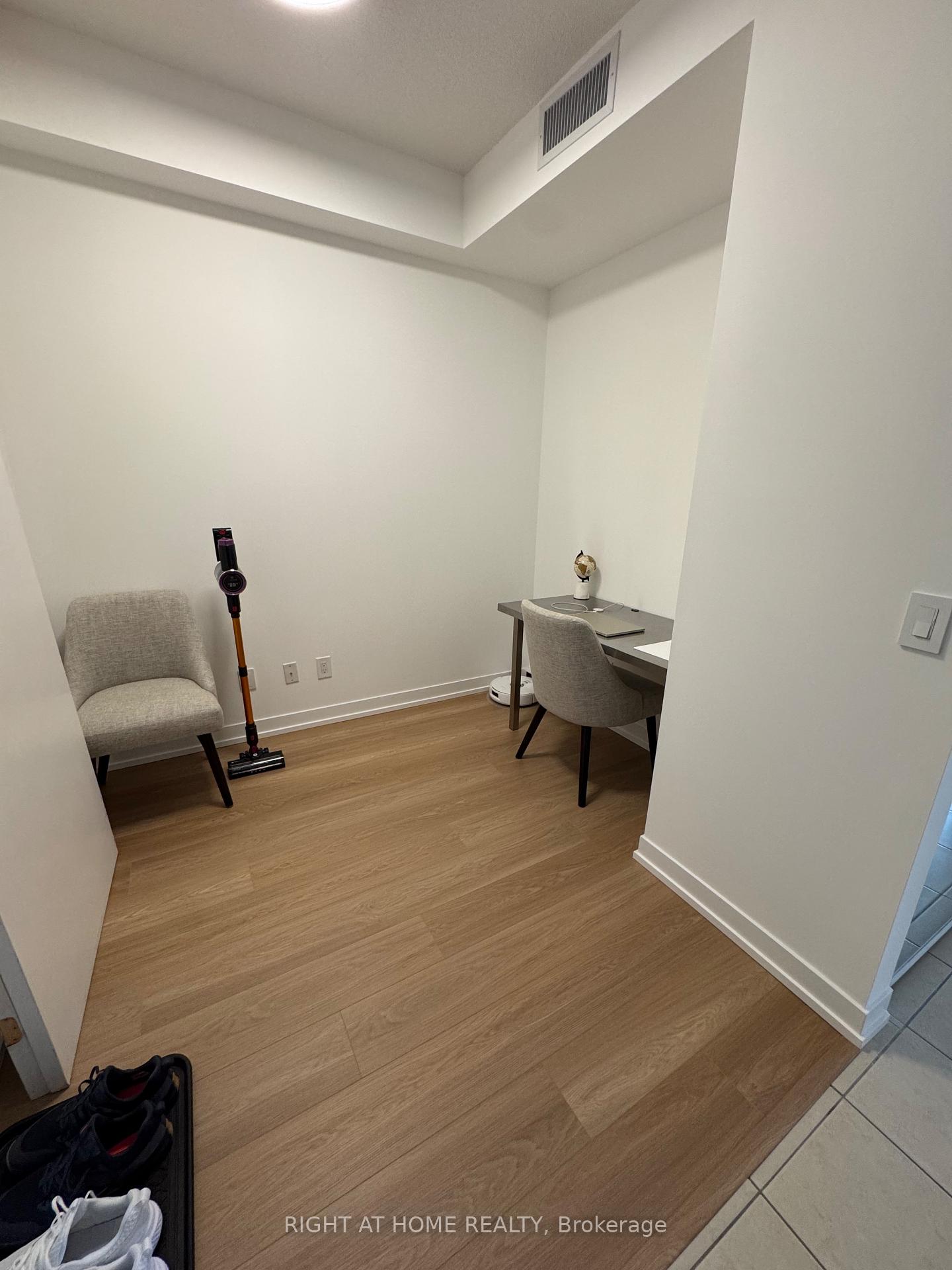 Photo 7 of Unit 1110, 840 Queens Plate Drive, Etobicoke, West Humber-Clairville — HOMEH