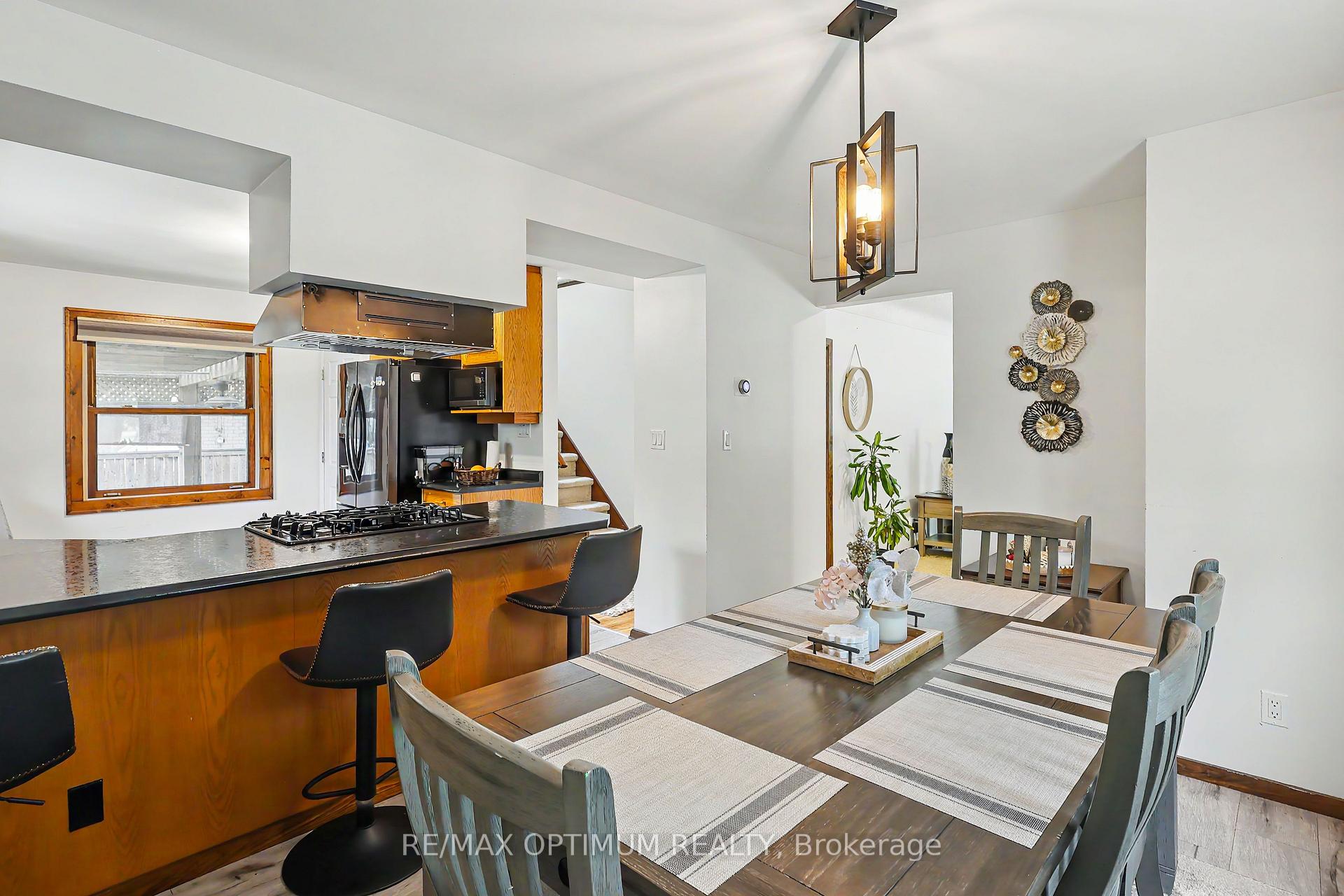 Photo 14 of 25 Buckingham Road, Sarnia — HOMEH