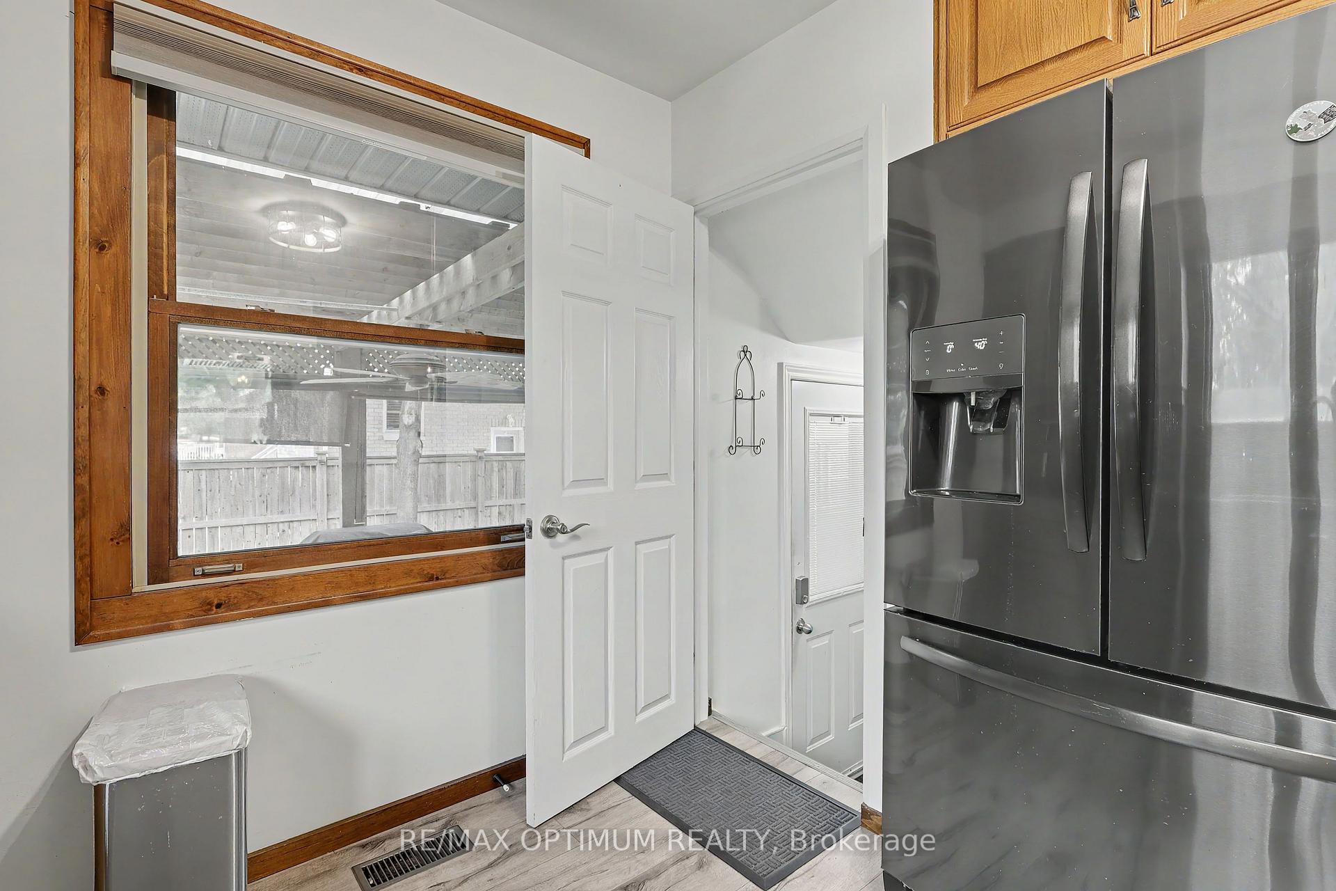 Photo 29 of 25 Buckingham Road, Sarnia — HOMEH