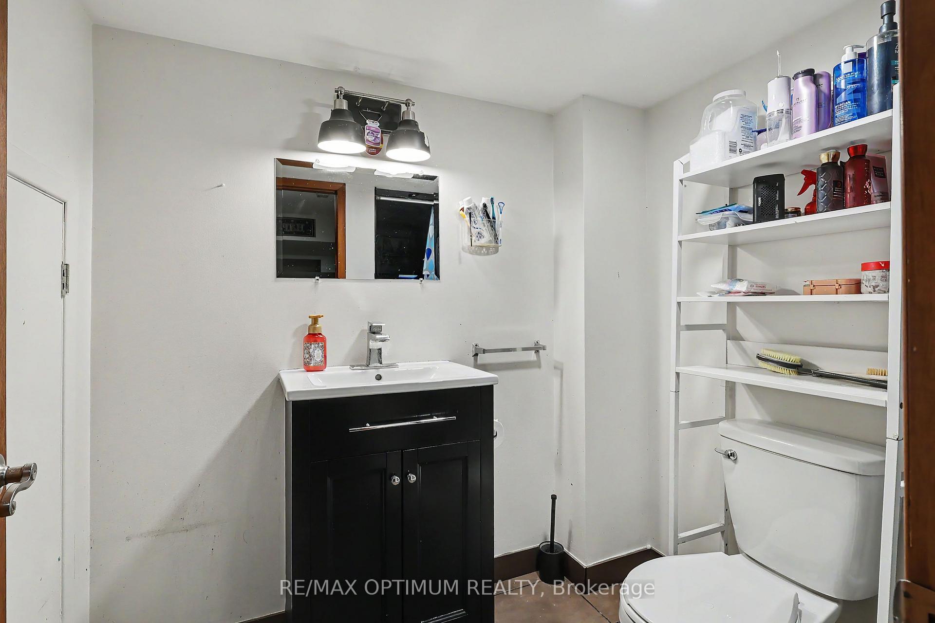 Photo 32 of 25 Buckingham Road, Sarnia — HOMEH