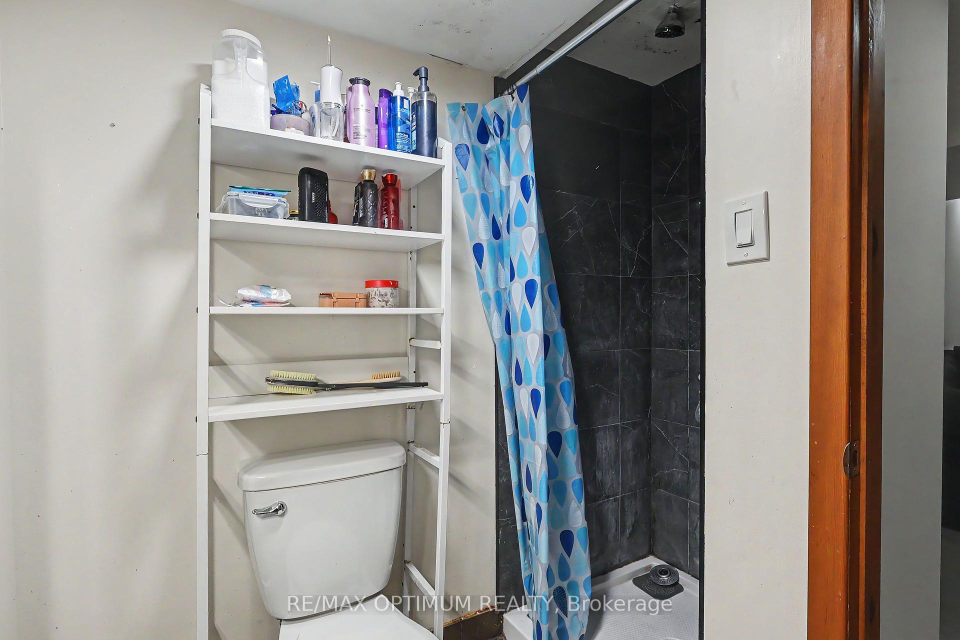 Photo 33 of 25 Buckingham Road, Sarnia — HOMEH