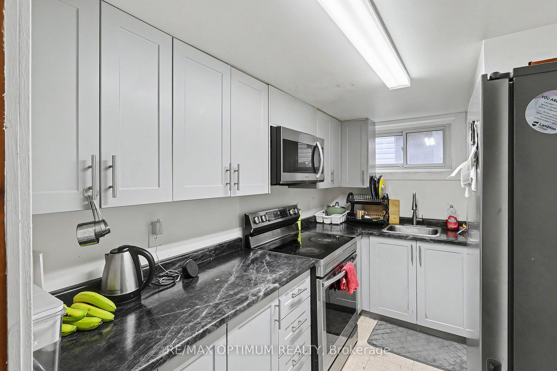 Photo 34 of 25 Buckingham Road, Sarnia — HOMEH