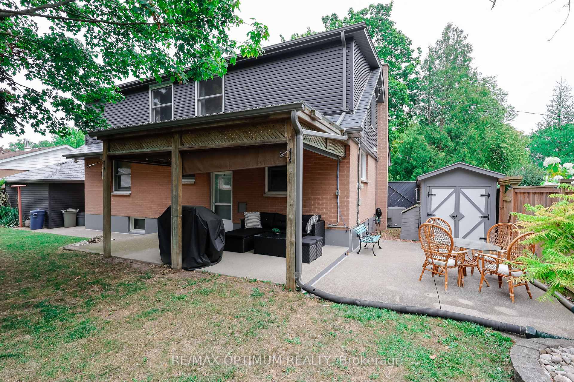 Photo 38 of 25 Buckingham Road, Sarnia — HOMEH