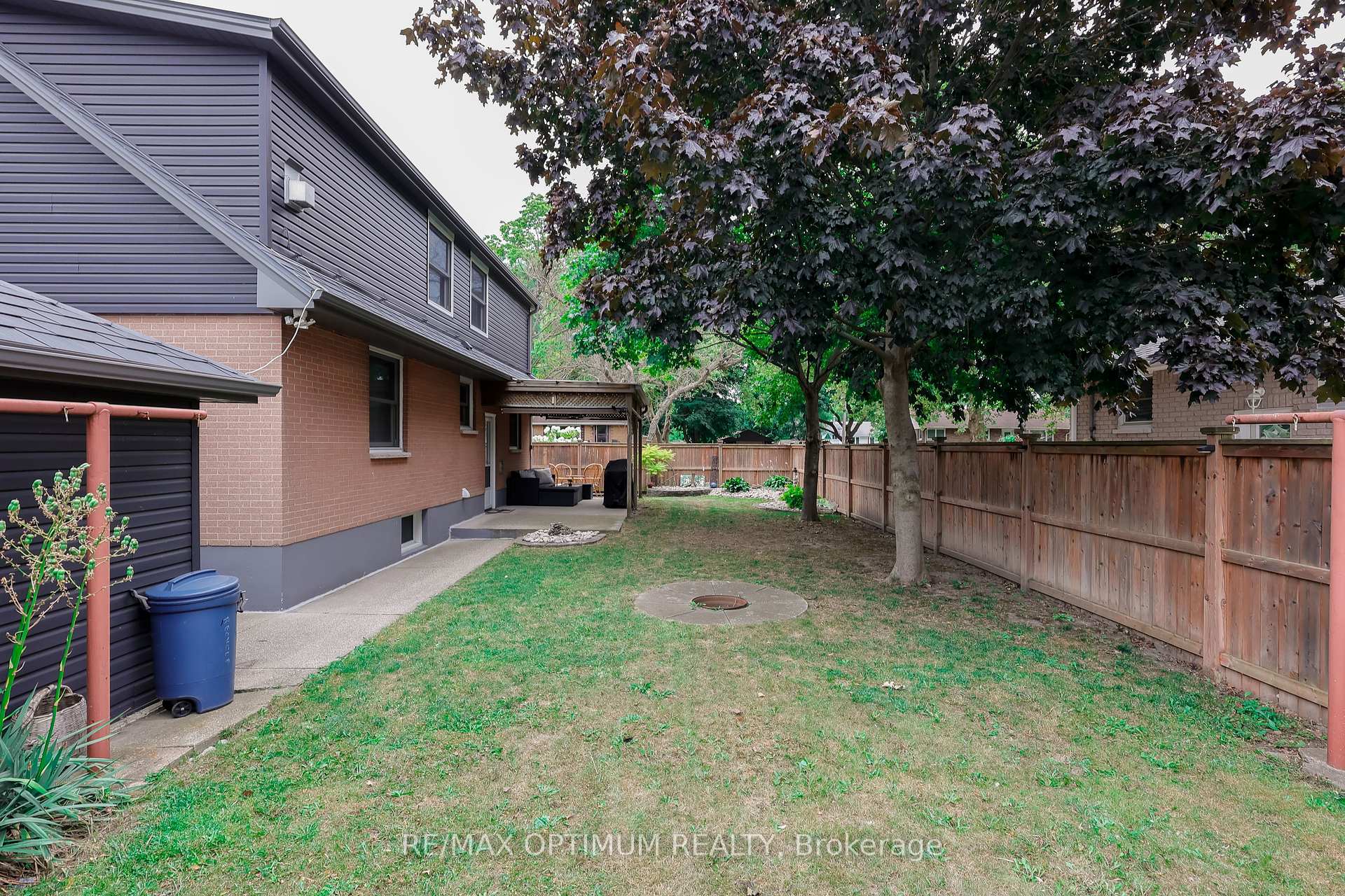 Photo 39 of 25 Buckingham Road, Sarnia — HOMEH