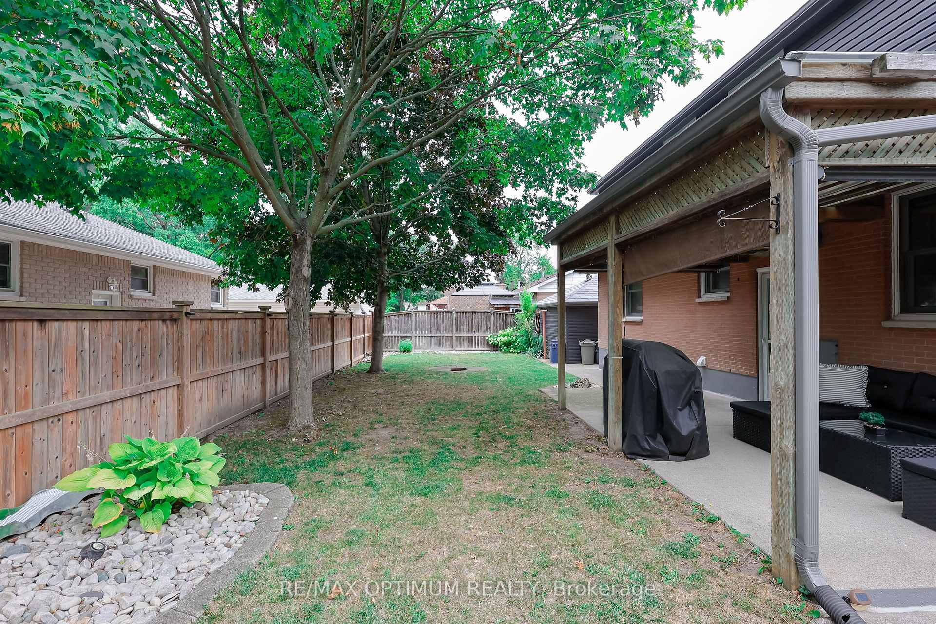 Photo 41 of 25 Buckingham Road, Sarnia — HOMEH