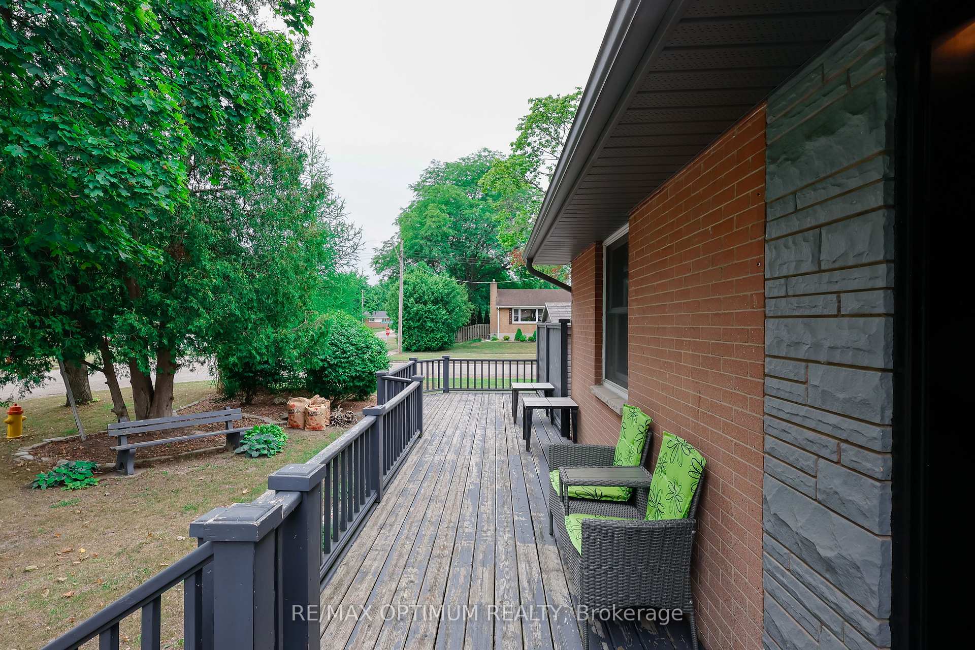 Photo 42 of 25 Buckingham Road, Sarnia — HOMEH