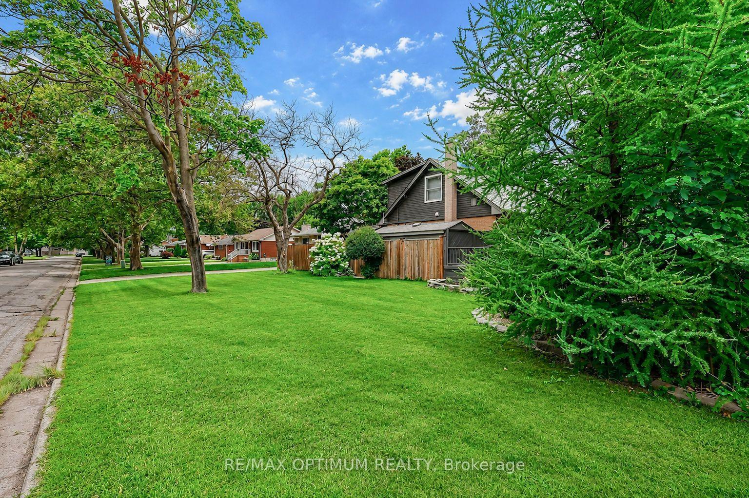 Photo 44 of 25 Buckingham Road, Sarnia — HOMEH