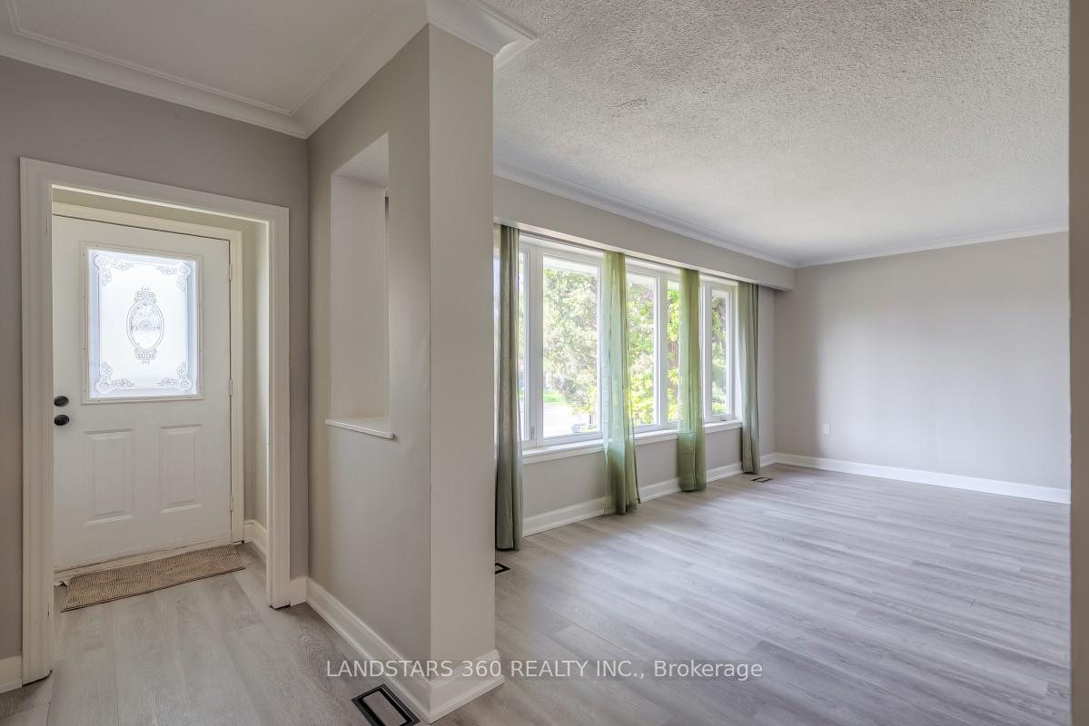 Photo 16 of 127 Galloway Road, Scarborough, West Hill — HOMEH