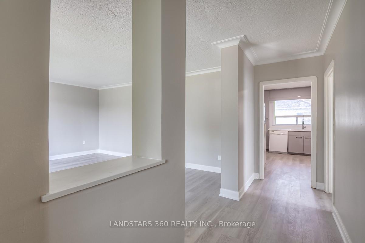 Photo 19 of 127 Galloway Road, Scarborough, West Hill — HOMEH