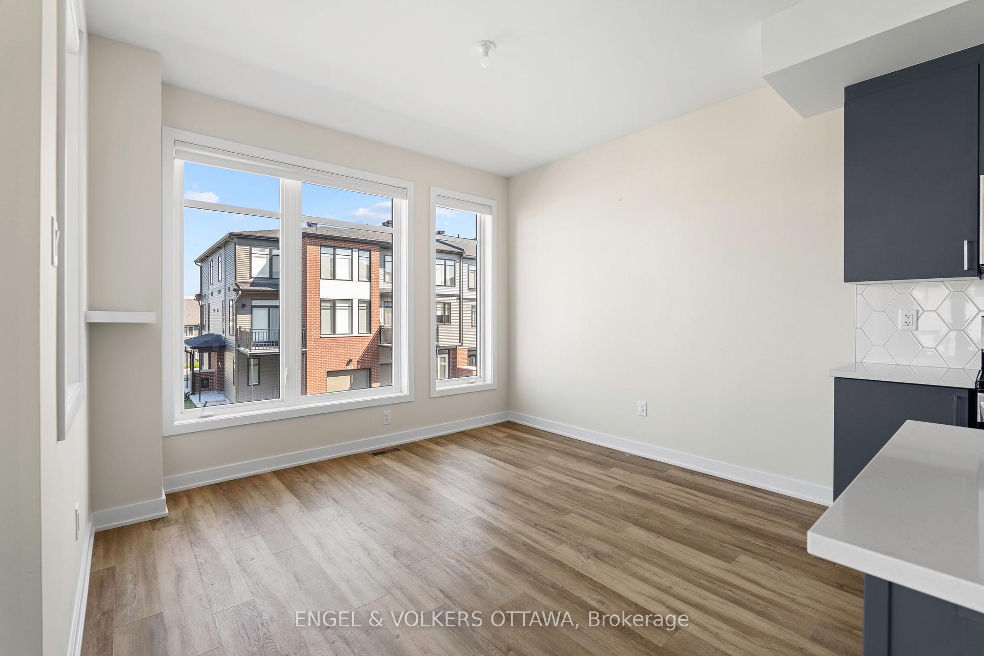 Photo 10 of 631 Corporal Private, Ottawa, Blossom Park/Kemp Park/Findlay Creek — HOMEH