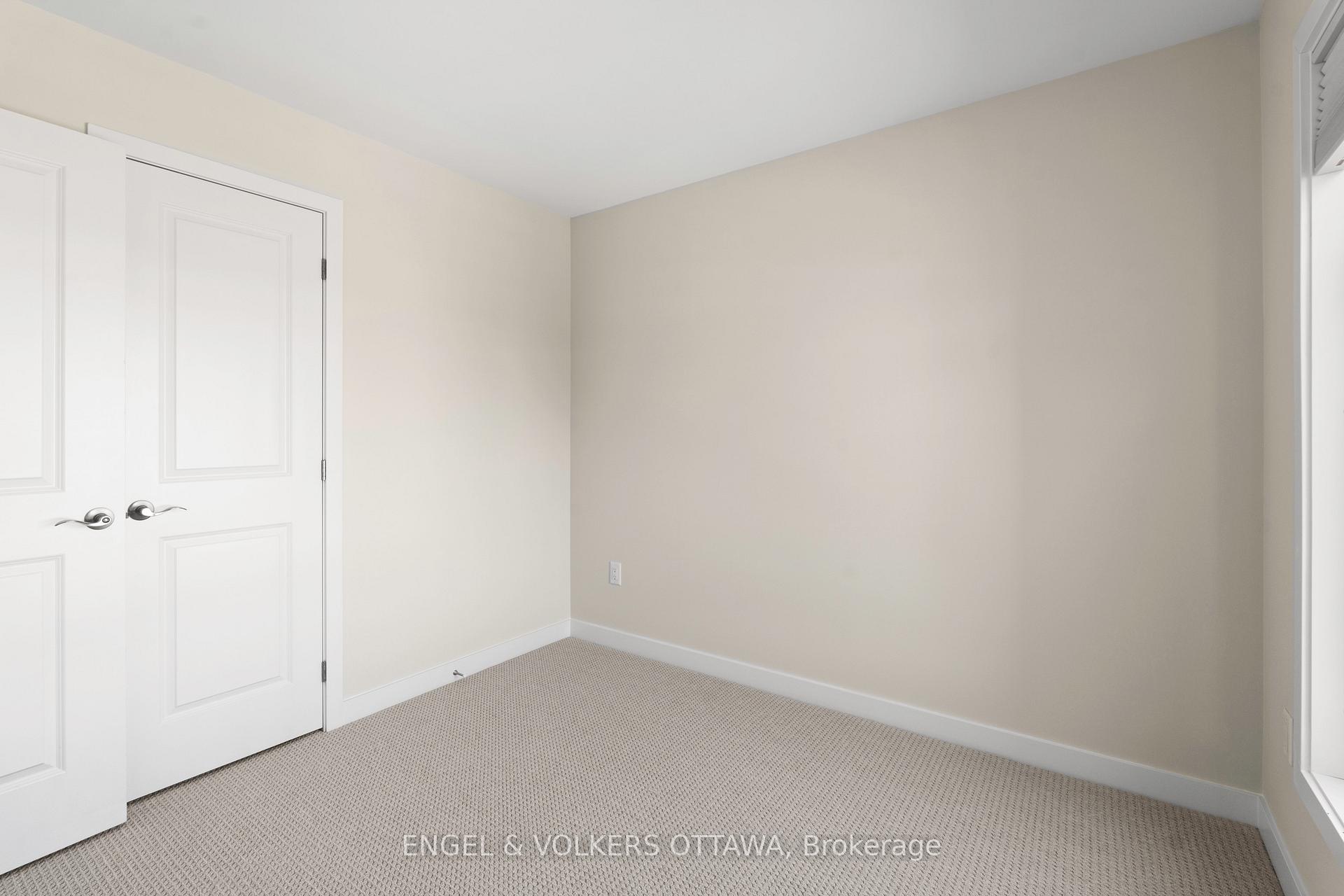 Photo 21 of 631 Corporal Private, Ottawa, Blossom Park/Kemp Park/Findlay Creek — HOMEH