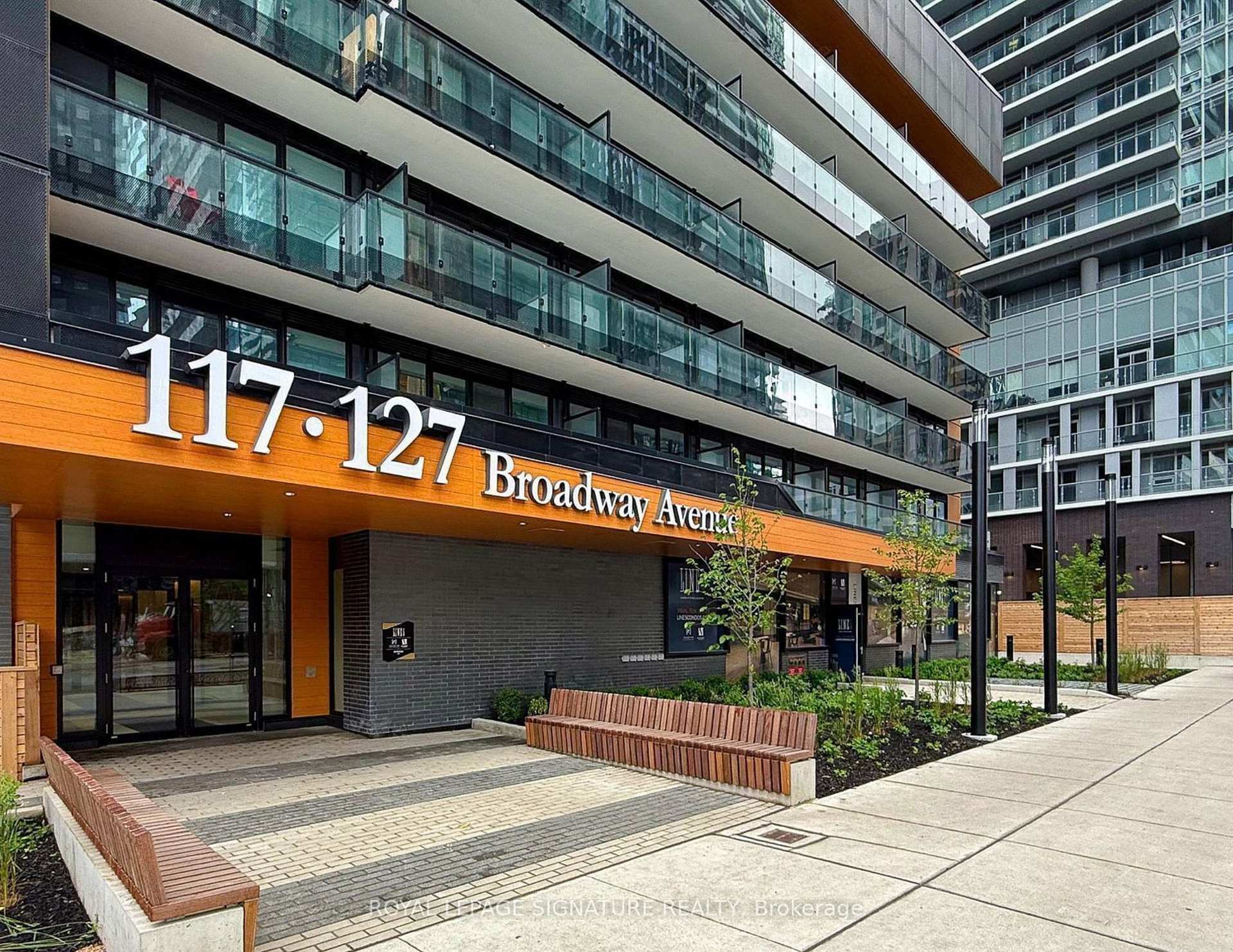 Photo 3 of Unit 2903, 117 Broadway Avenue, Toronto, Mount Pleasant West — HOMEH