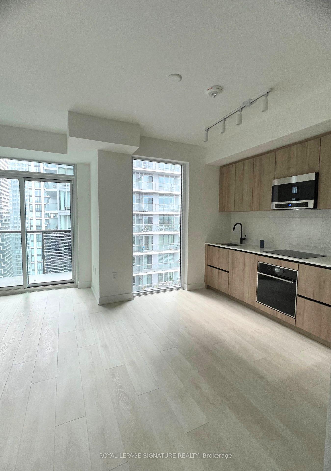 Photo 5 of Unit 2903, 117 Broadway Avenue, Toronto, Mount Pleasant West — HOMEH