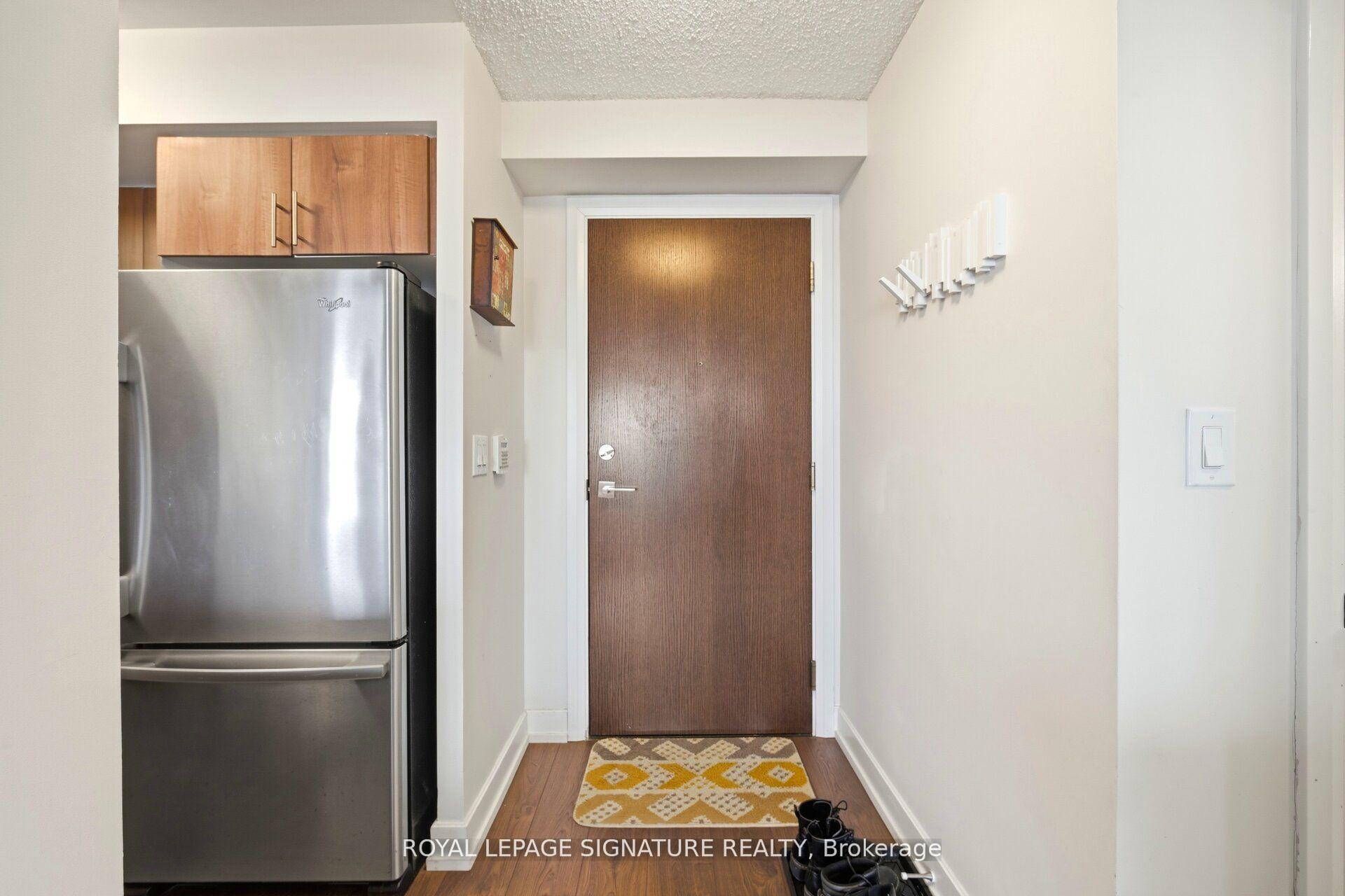 Photo 9 of Unit 926, 2 Eva Road E, Etobicoke, Etobicoke West Mall — HOMEH