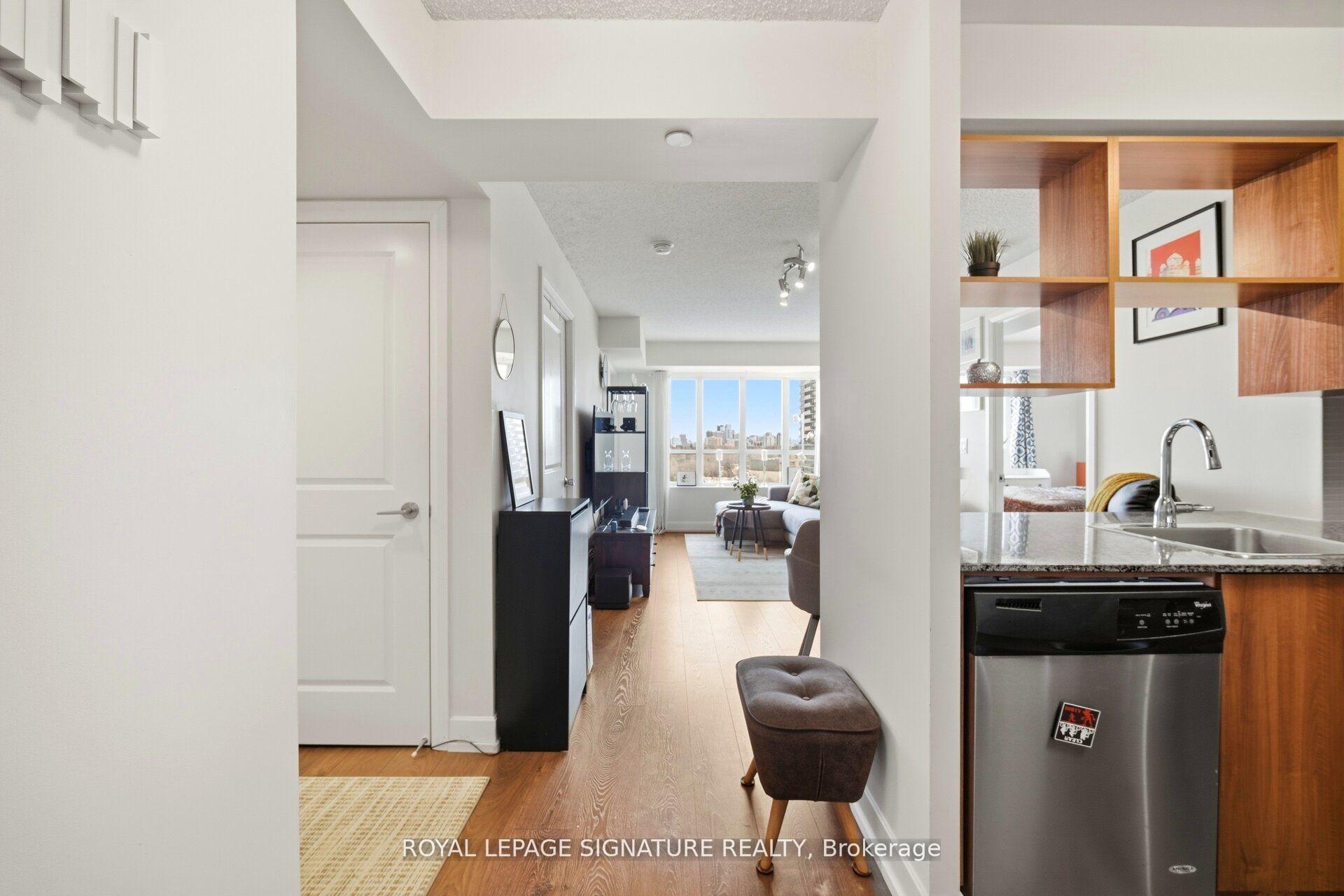 Photo 10 of Unit 926, 2 Eva Road E, Etobicoke, Etobicoke West Mall — HOMEH