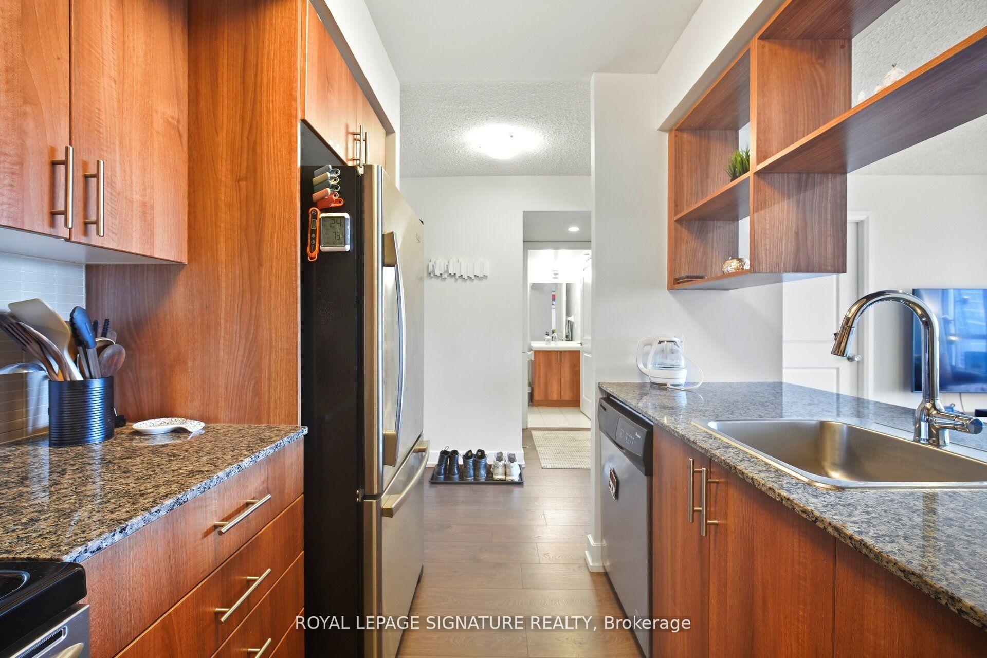 Photo 12 of Unit 926, 2 Eva Road E, Etobicoke, Etobicoke West Mall — HOMEH
