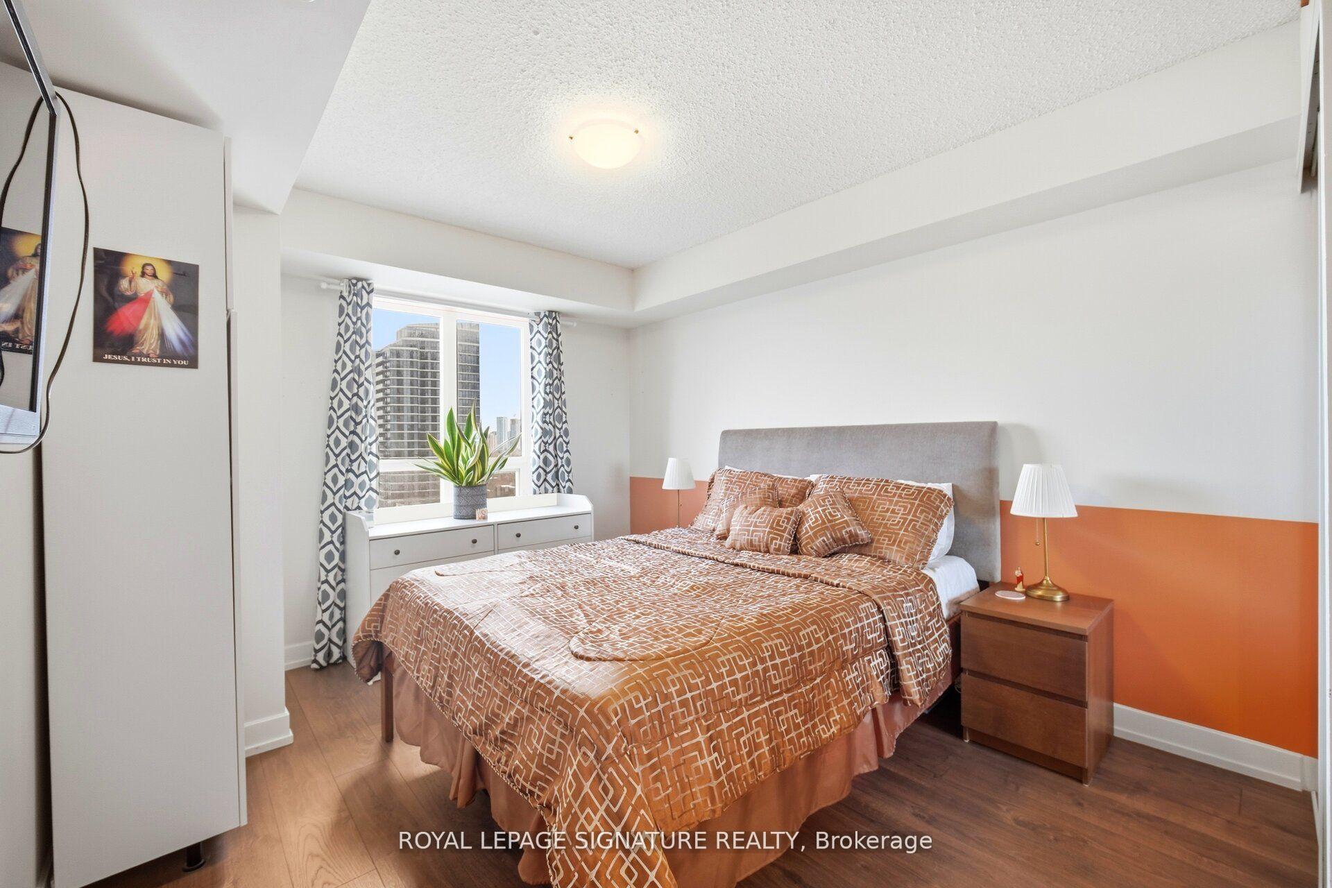Photo 15 of Unit 926, 2 Eva Road E, Etobicoke, Etobicoke West Mall — HOMEH