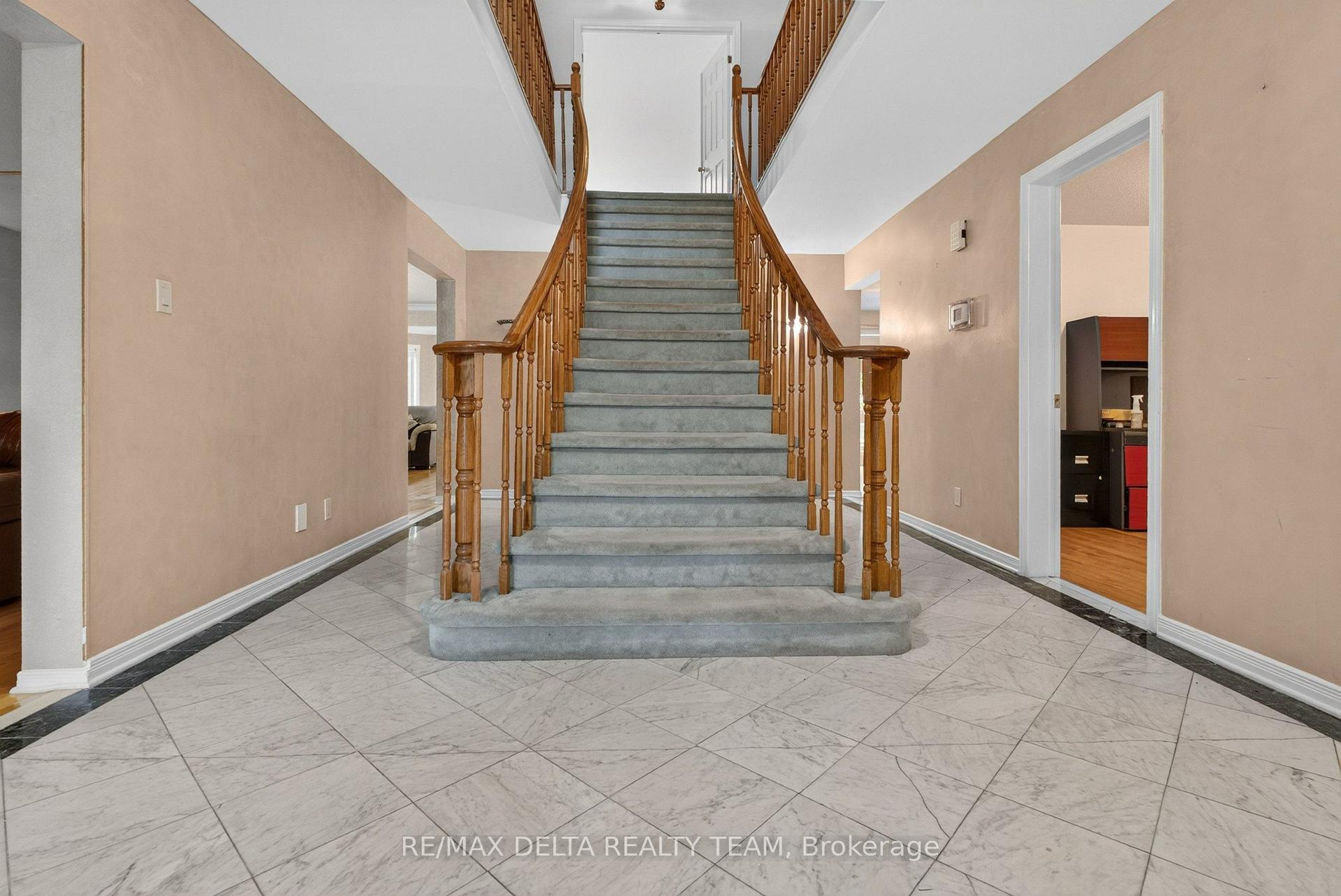 Photo 3 of 13 Sherk Crescent, Ottawa, Kanata - Kanata Lakes/Heritage Hills — HOMEH