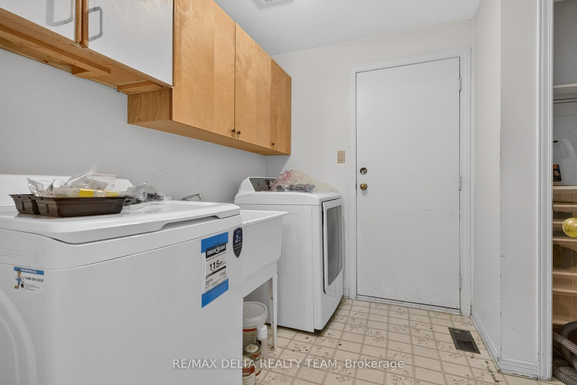 Photo 6 of 13 Sherk Crescent, Ottawa, Kanata - Kanata Lakes/Heritage Hills — HOMEH