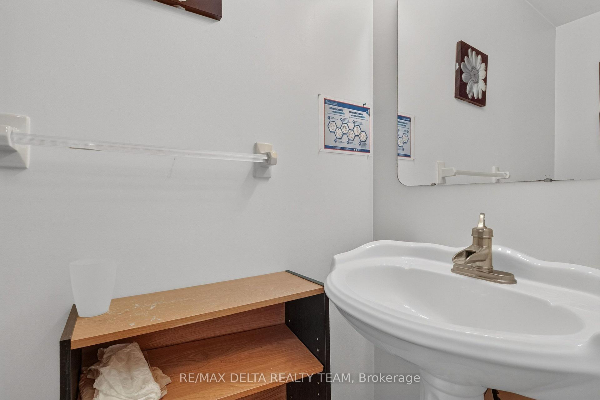 Photo 7 of 13 Sherk Crescent, Ottawa, Kanata - Kanata Lakes/Heritage Hills — HOMEH