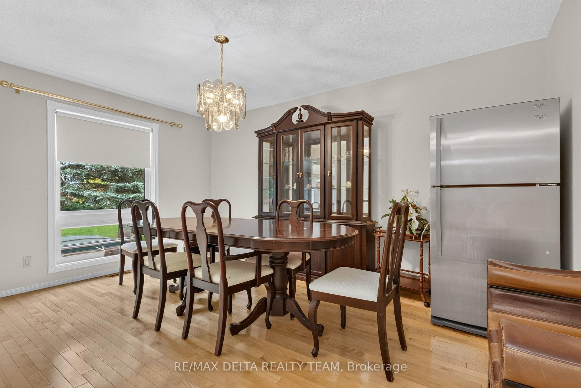 Photo 8 of 13 Sherk Crescent, Ottawa, Kanata - Kanata Lakes/Heritage Hills — HOMEH