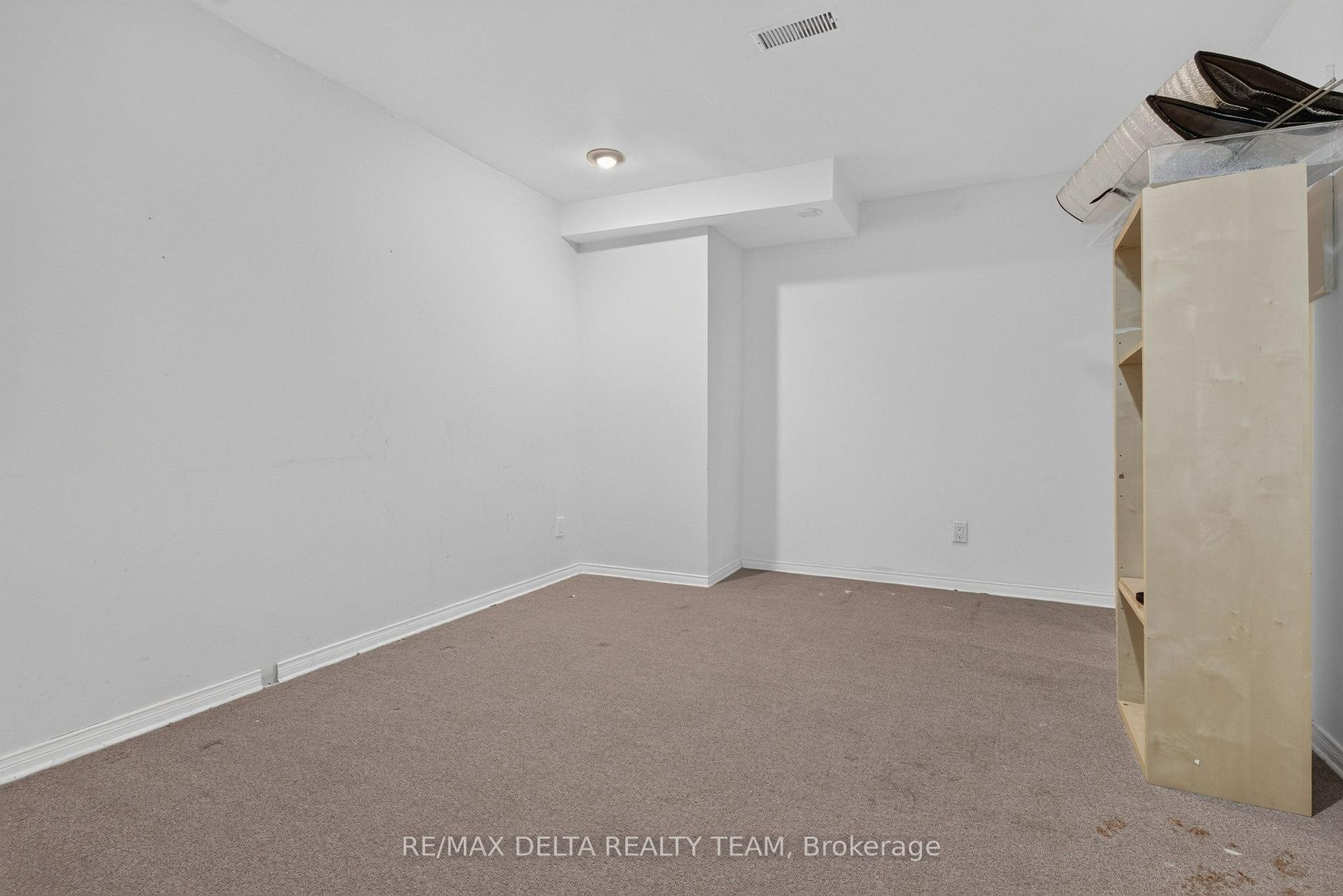 Photo 12 of 13 Sherk Crescent, Ottawa, Kanata - Kanata Lakes/Heritage Hills — HOMEH