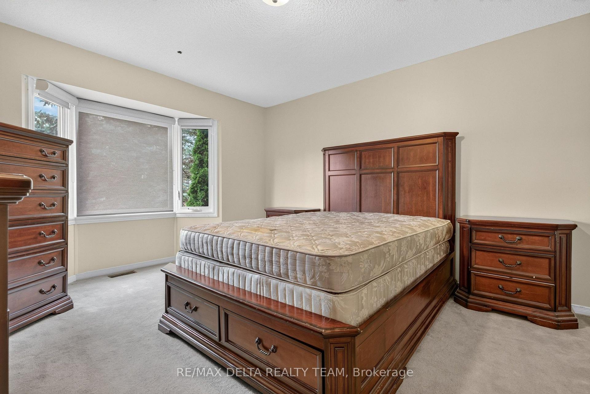 Photo 14 of 13 Sherk Crescent, Ottawa, Kanata - Kanata Lakes/Heritage Hills — HOMEH