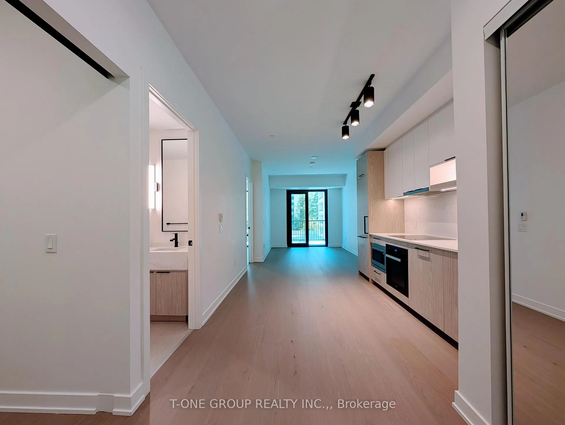 Photo 4 of Unit 739, 63 Montclair Avenue, Toronto, Mount Pleasant West — HOMEH