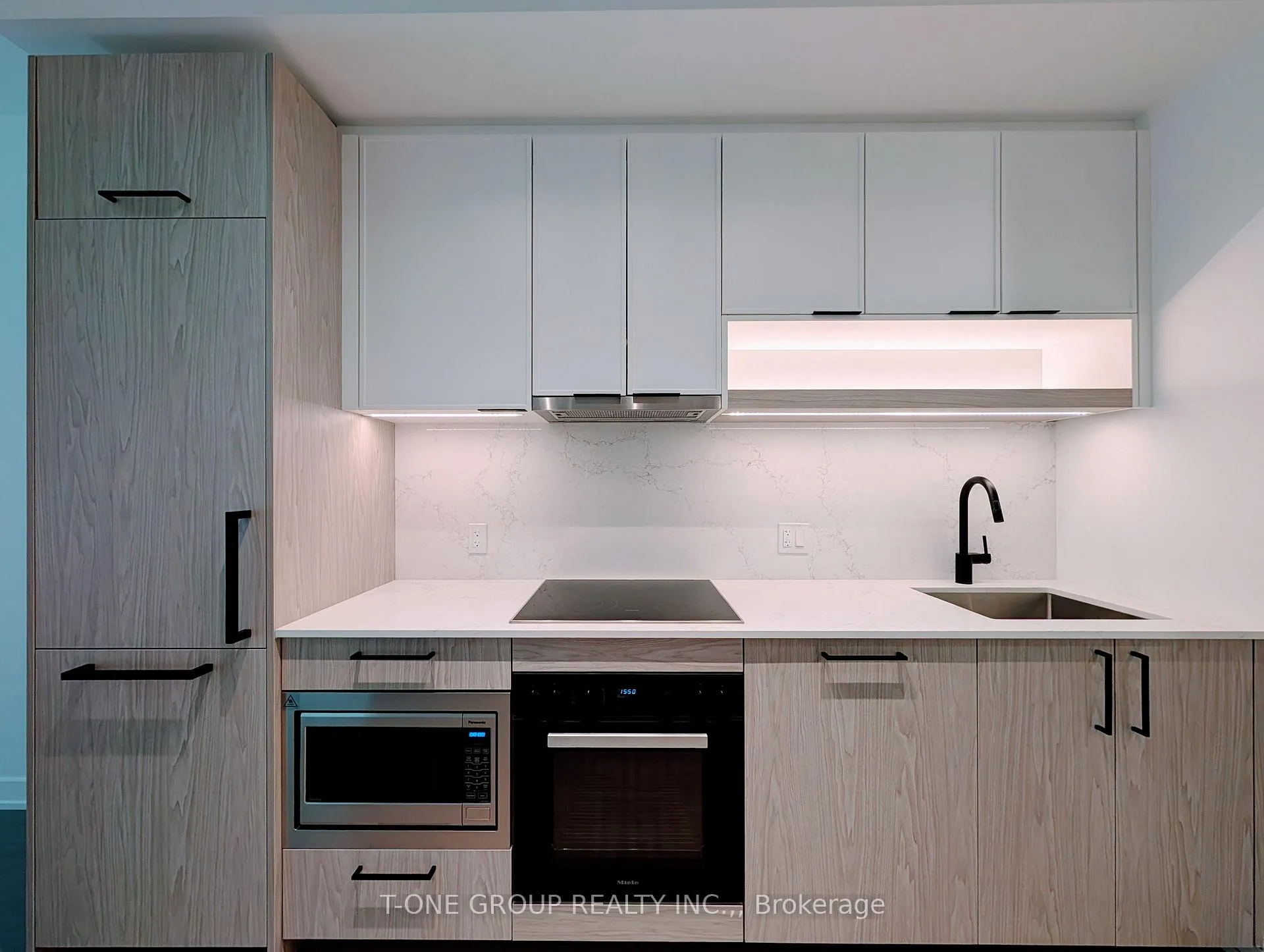 Photo 5 of Unit 739, 63 Montclair Avenue, Toronto, Mount Pleasant West — HOMEH