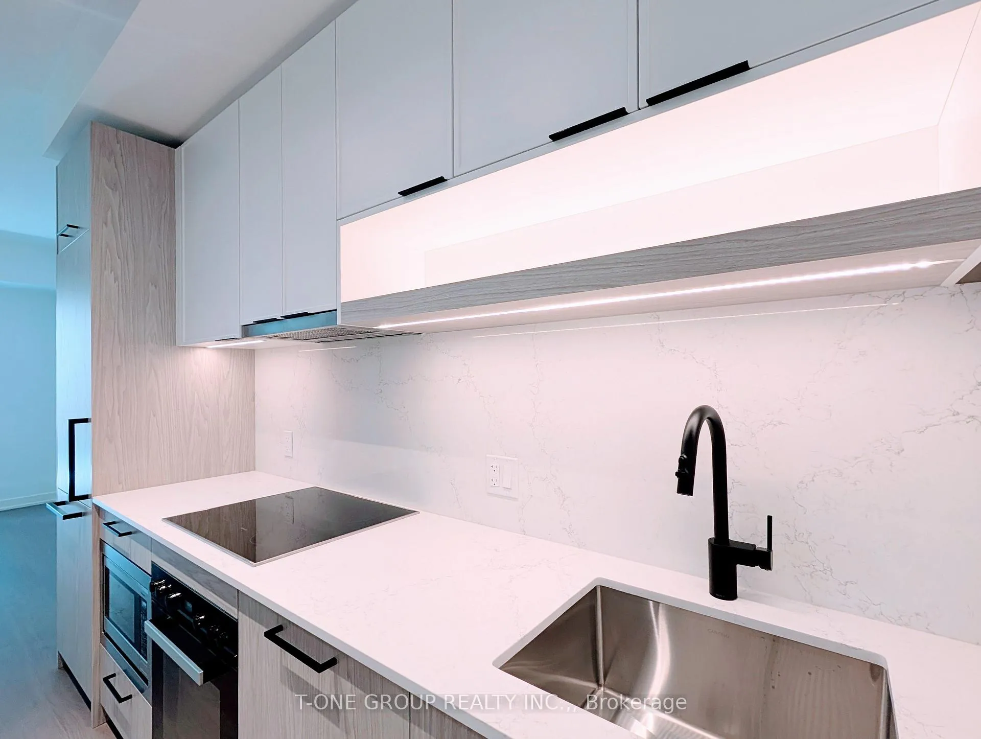 Photo 6 of Unit 739, 63 Montclair Avenue, Toronto, Mount Pleasant West — HOMEH
