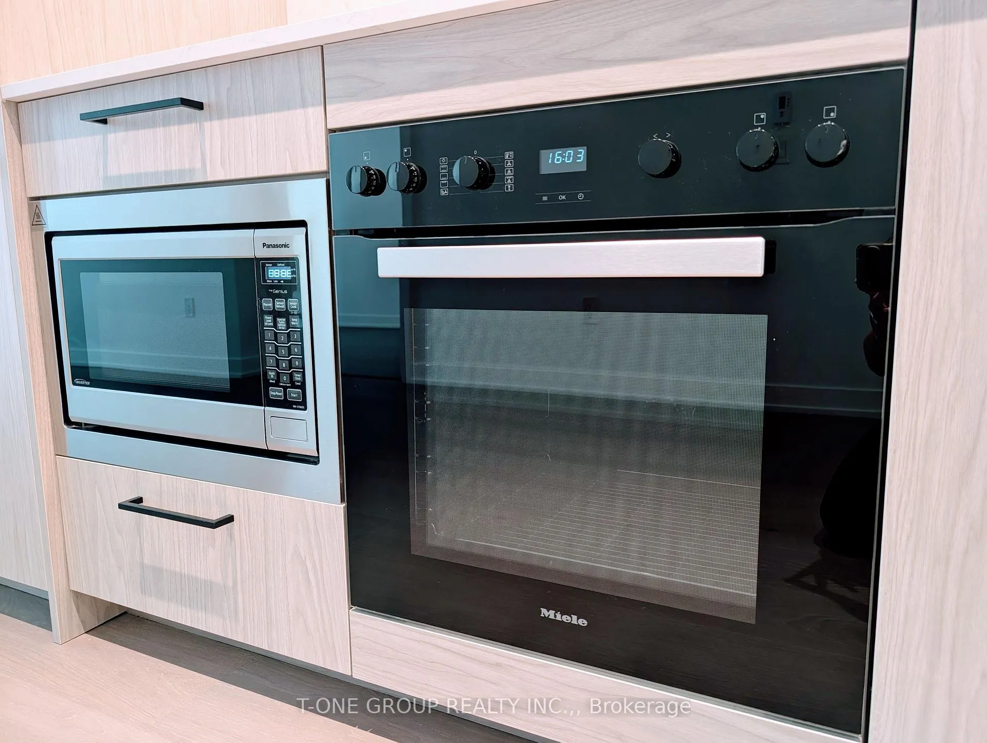 Photo 8 of Unit 739, 63 Montclair Avenue, Toronto, Mount Pleasant West — HOMEH
