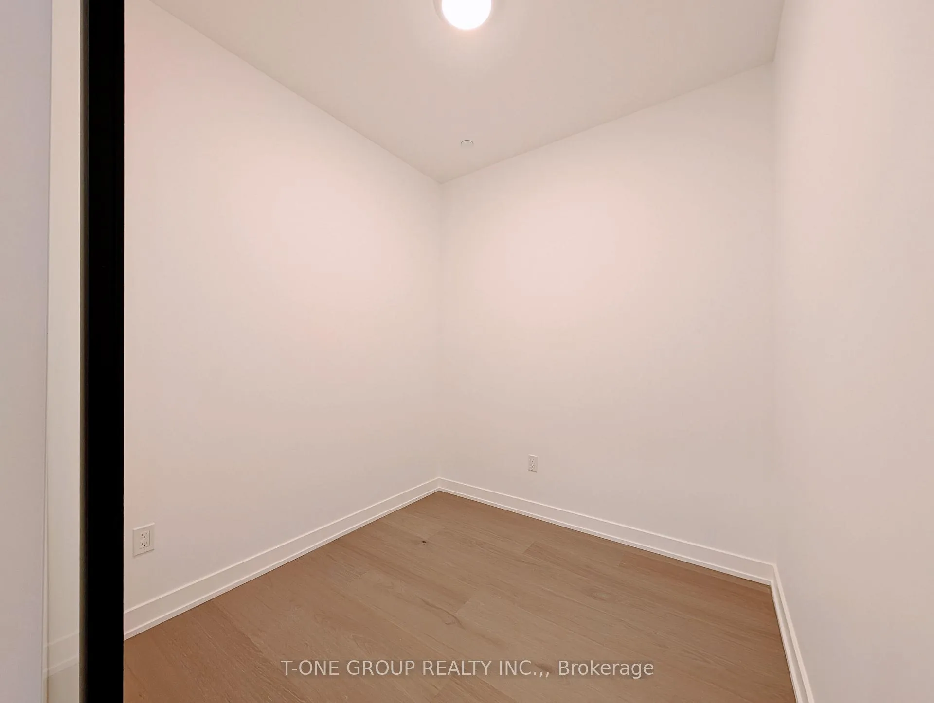 Photo 10 of Unit 739, 63 Montclair Avenue, Toronto, Mount Pleasant West — HOMEH