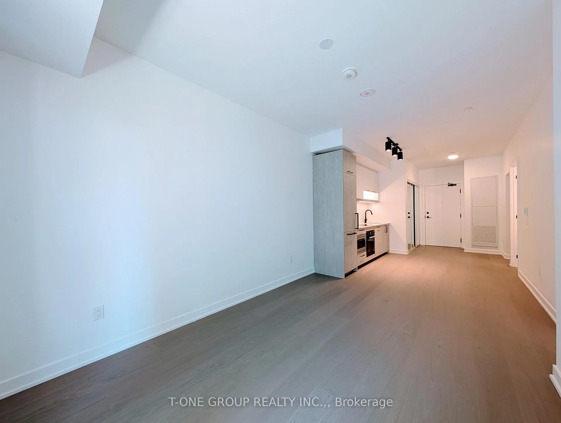 Photo 11 of Unit 739, 63 Montclair Avenue, Toronto, Mount Pleasant West — HOMEH