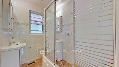 Photo 9 of 369 Paliser Crescent S, Richmond Hill, Harding — HOMEH