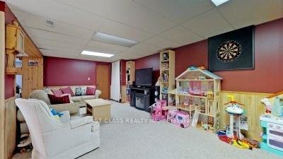 Photo 14 of 369 Paliser Crescent S, Richmond Hill, Harding — HOMEH