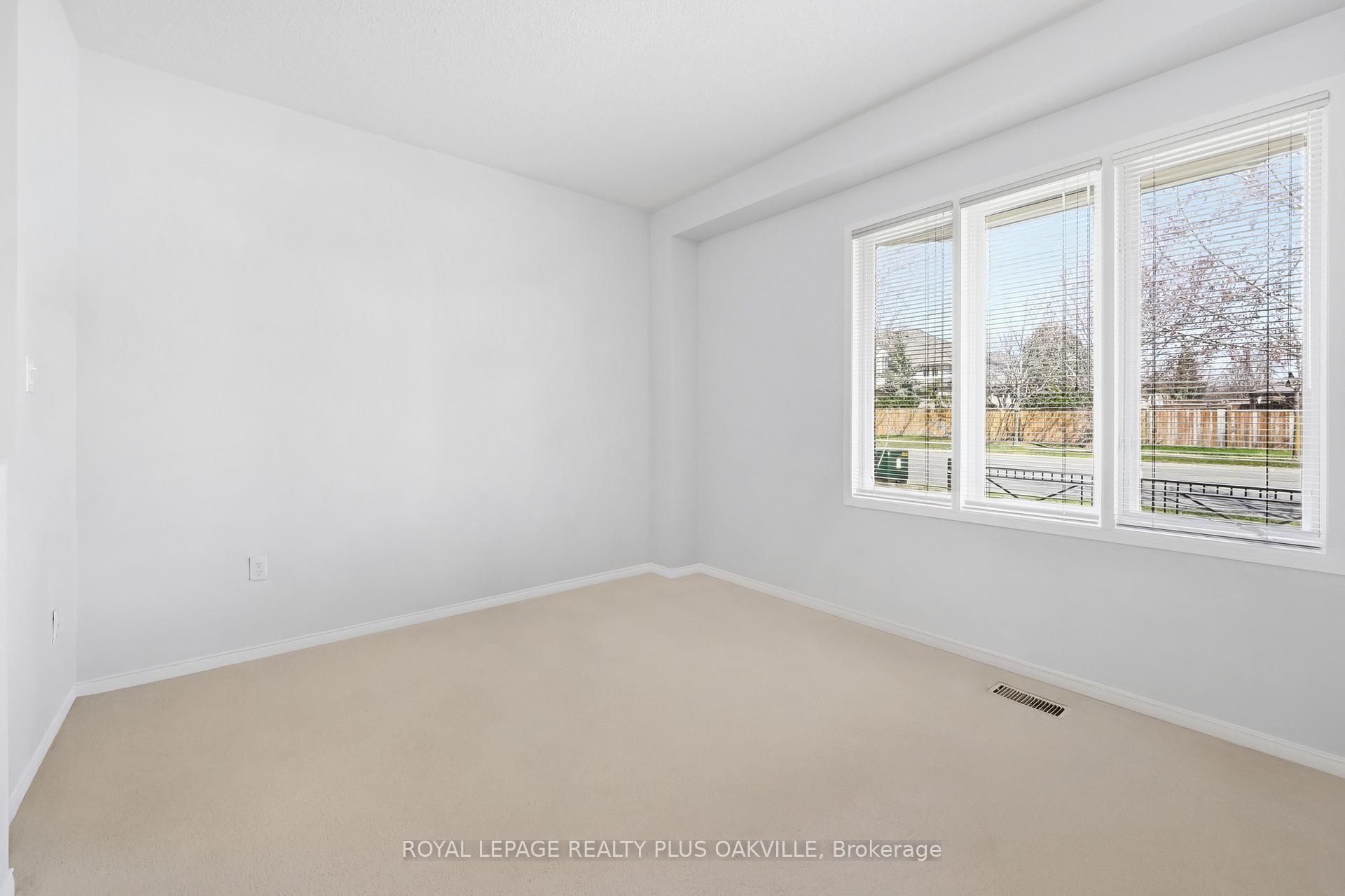 Photo 7 of Unit 2150, 2150 Fourth Line, Oakville, West Oak Trails — HOMEH