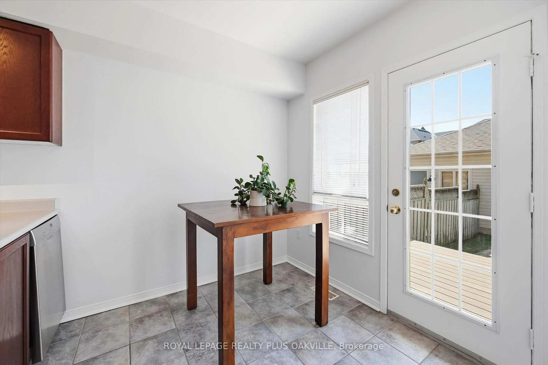 Photo 11 of Unit 2150, 2150 Fourth Line, Oakville, West Oak Trails — HOMEH