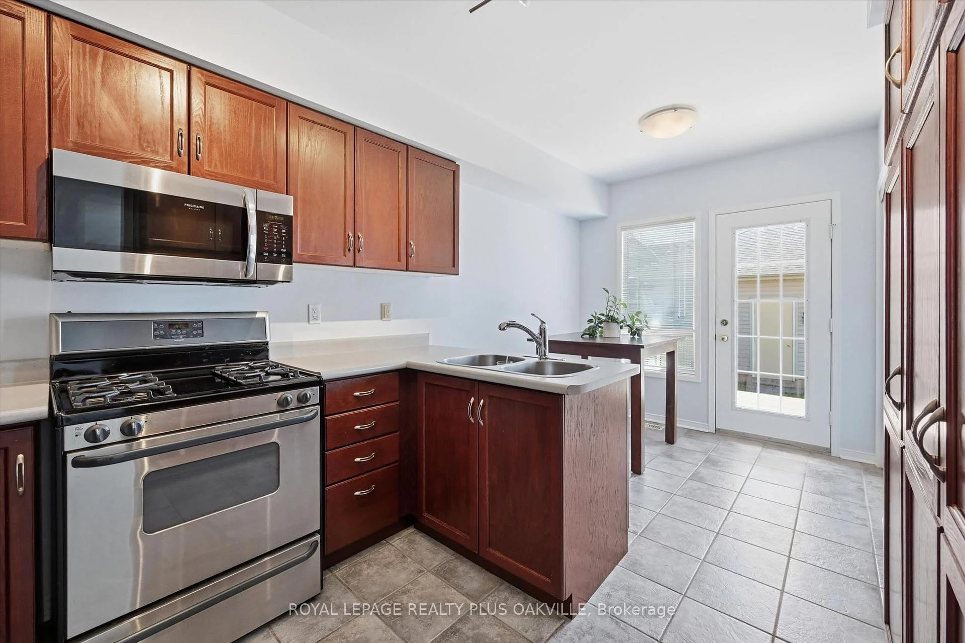 Photo 14 of Unit 2150, 2150 Fourth Line, Oakville, West Oak Trails — HOMEH