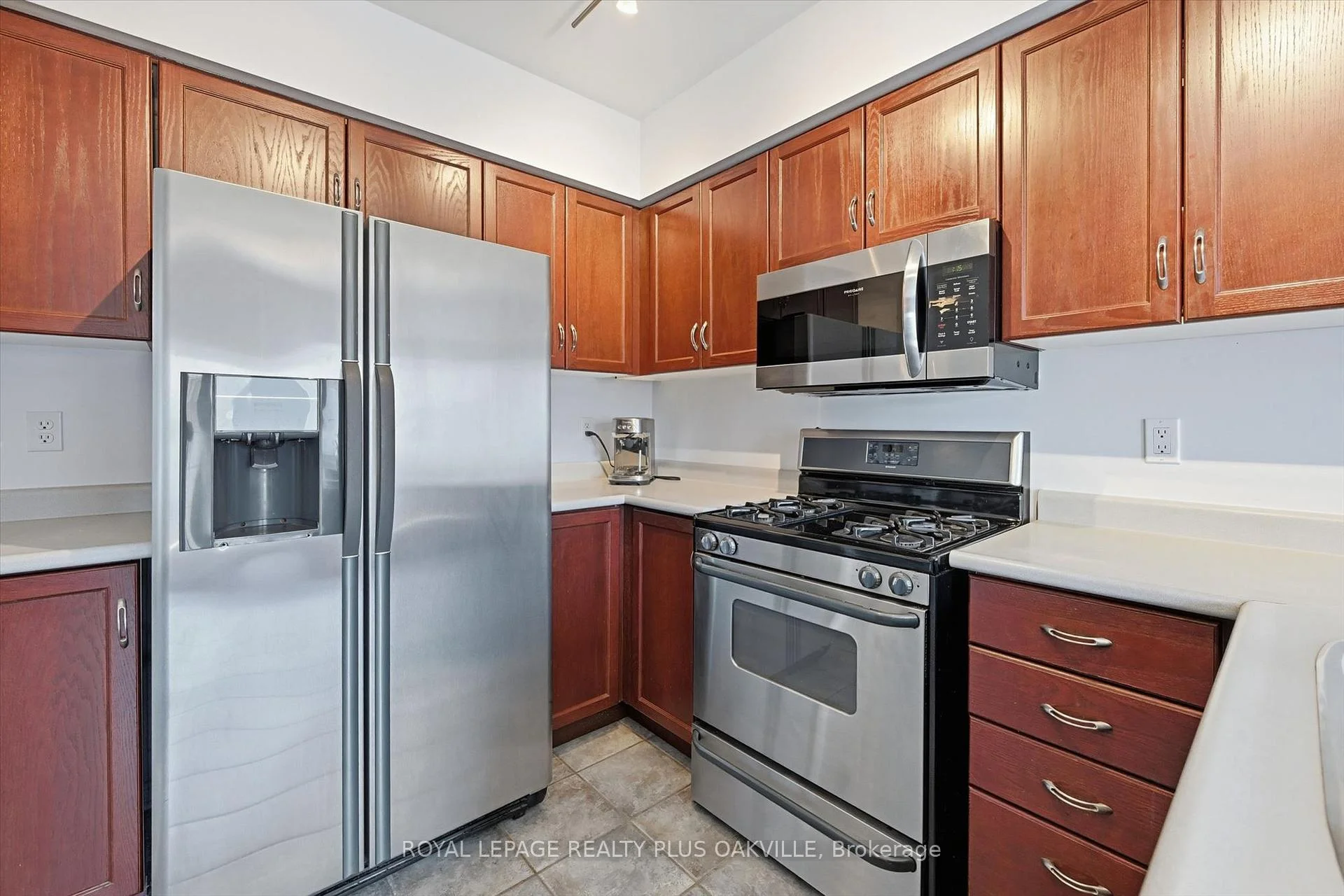 Photo 15 of Unit 2150, 2150 Fourth Line, Oakville, West Oak Trails — HOMEH