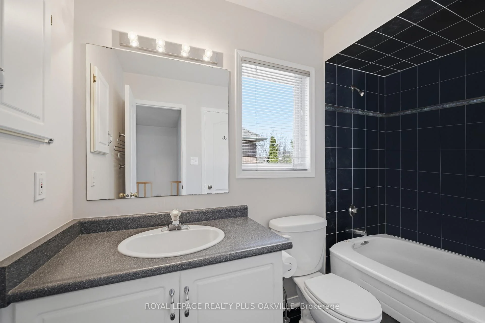 Photo 85 of Unit 2150, 2150 Fourth Line, Oakville, West Oak Trails — HOMEH