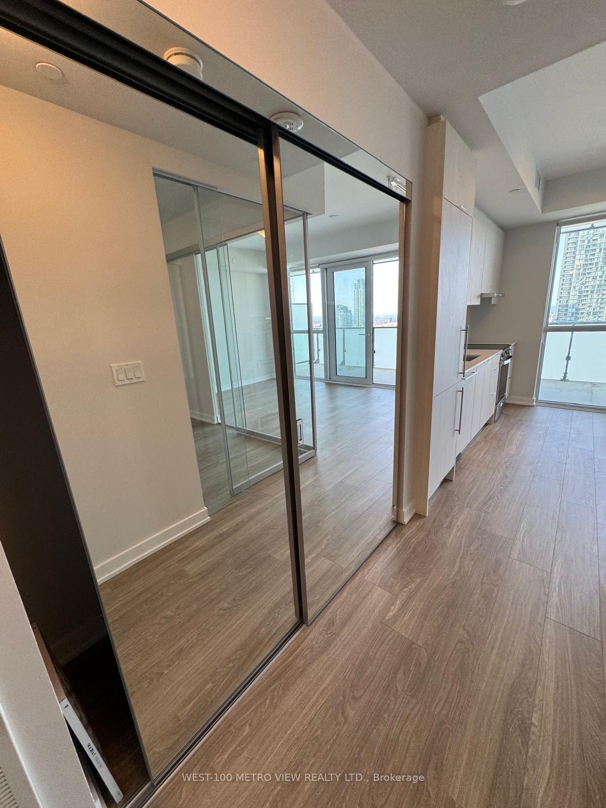 Photo 2 of Unit 2404, 430 Square One Drive, Mississauga, Creditview — HOMEH