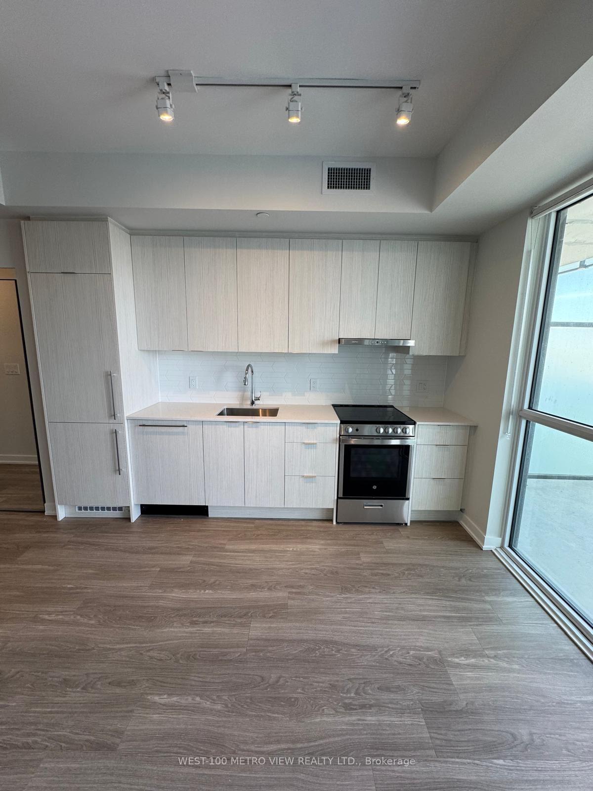 Photo 3 of Unit 2404, 430 Square One Drive, Mississauga, Creditview — HOMEH