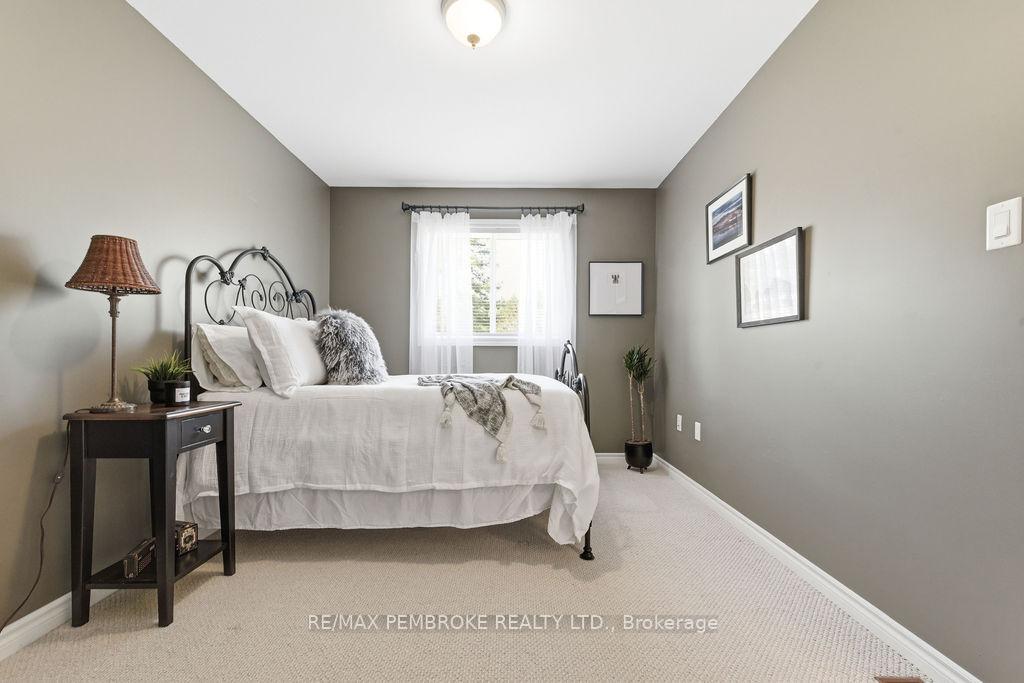 Photo 22 of 35 Winfield Street, Petawawa, Petawawa — HOMEH