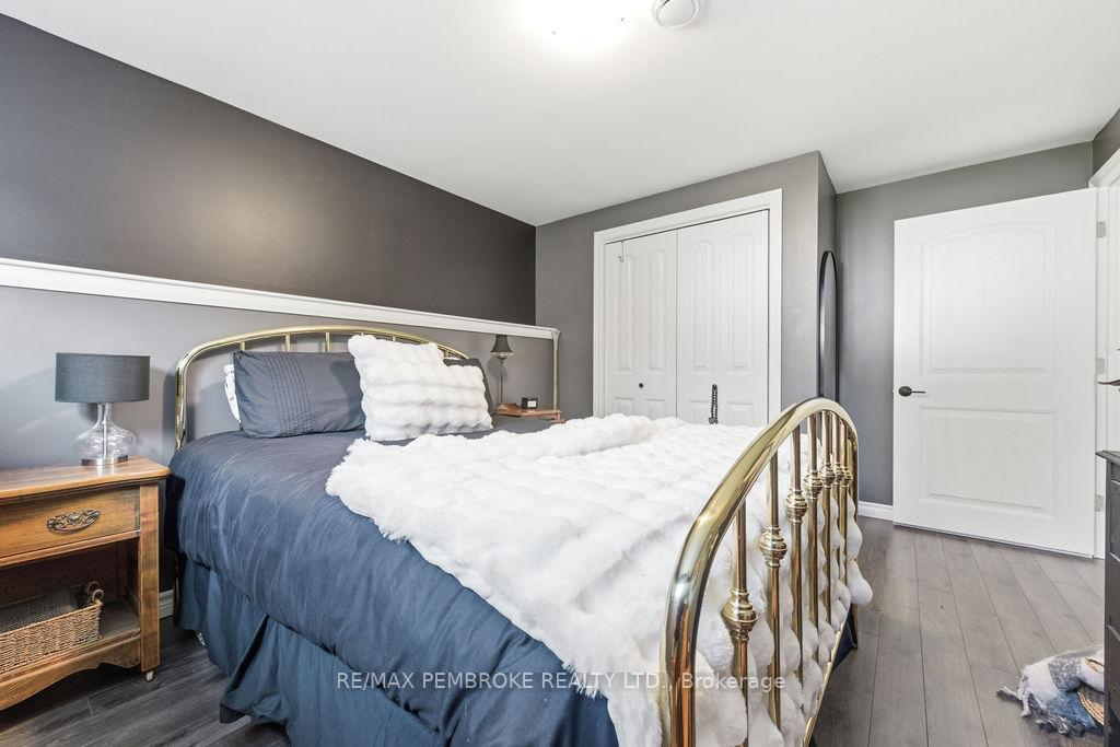 Photo 31 of 35 Winfield Street, Petawawa, Petawawa — HOMEH