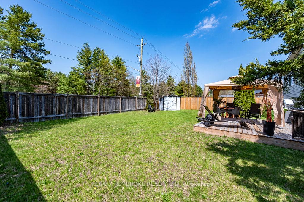 Photo 37 of 35 Winfield Street, Petawawa, Petawawa — HOMEH