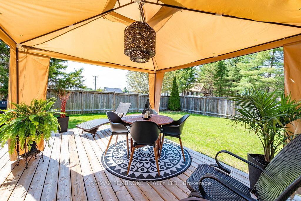 Photo 39 of 35 Winfield Street, Petawawa, Petawawa — HOMEH